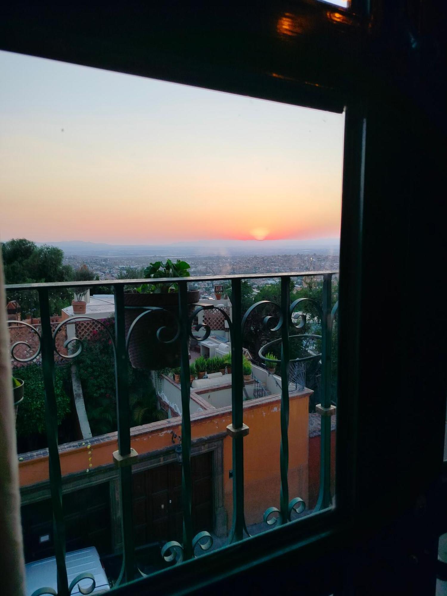 Suite Linda Vista Альенде Экстерьер фото